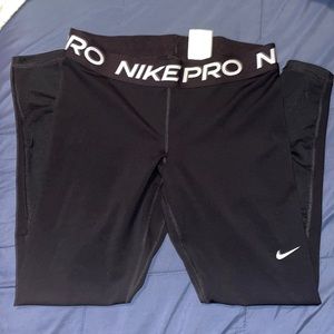 Nike womens size large leggings